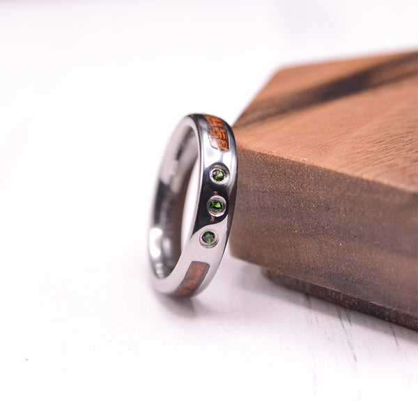 Emerald Ring with Koa Wood Inlaid 4mm