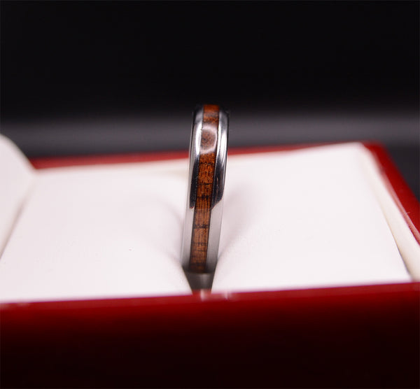 Emerald Ring with Koa Wood Inlaid 4mm